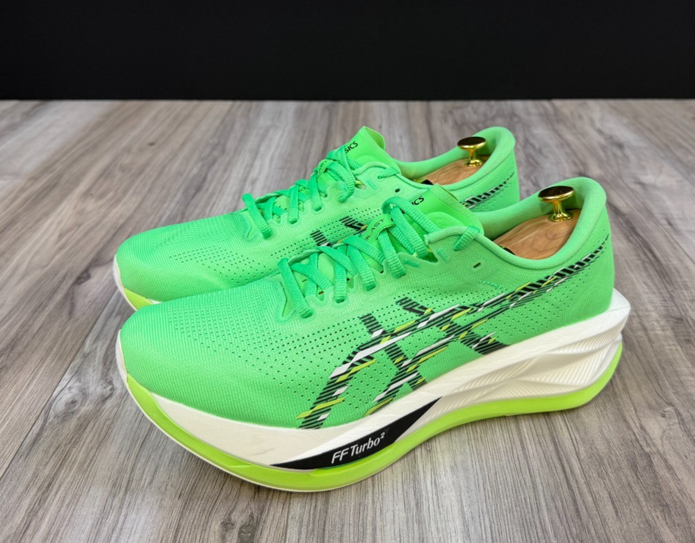 ASICS SonicBlast Vital Green Black Plated Running Shoes 1011C083 300 Mens 11 NEW